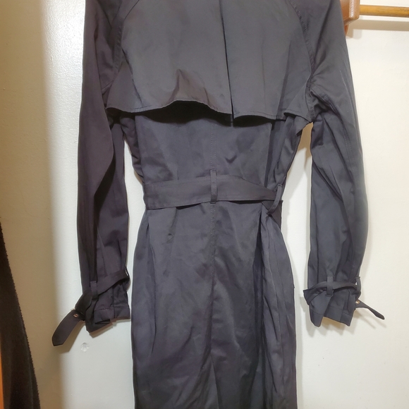 Windsor Elegant Black Coat - Picture 5 of 5